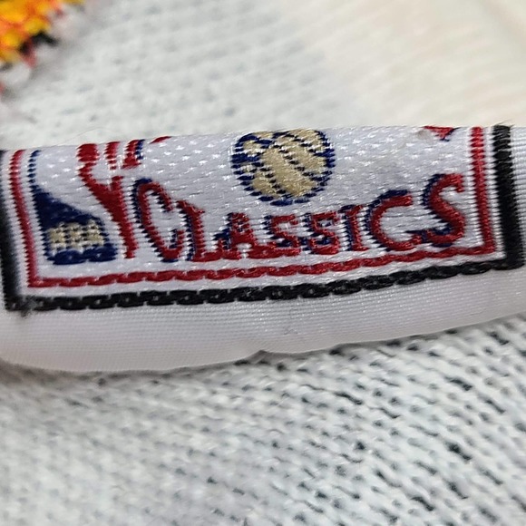 MITCHELL & NESS Hardwood Classics Los Angeles Lakes Knit Pom Pom Beanie Cap - Picture 8 of 9